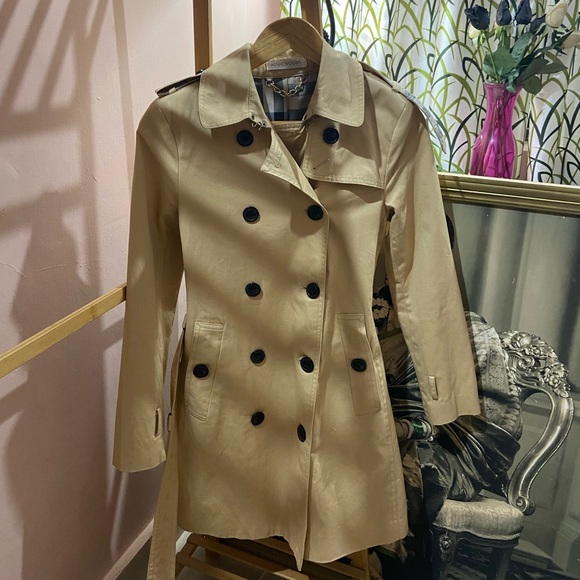 Kakokara Cotton Trench Coat. - Picture 7 of 10